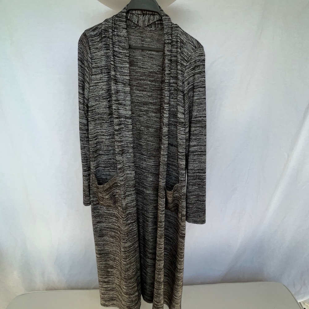 Soft, light weight maxi-cardigan with pockets, in Small, by Contemporain.